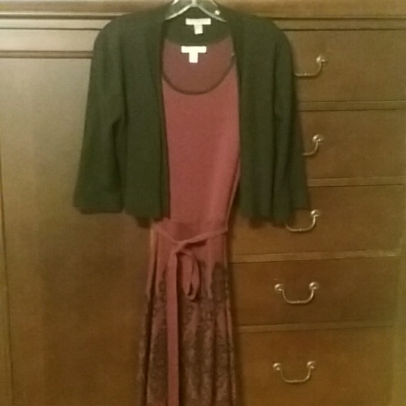 Beautiful burgundy and black dress - Picture 1 of 4